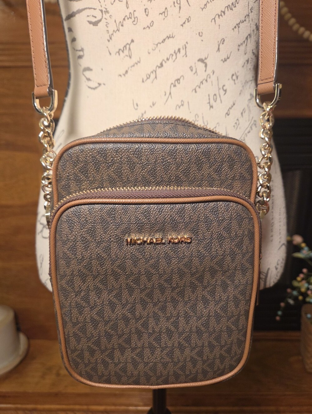 Michael Kors Jet Set Chain  Crossbody Flight Bag